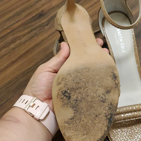 Kenneth Cole Mallory gold shimmer heel 👠 size 9M - Picture 5 of 9